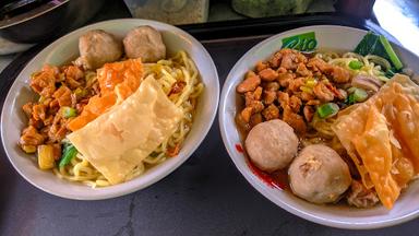 BAKSO SOLO KANG REGA