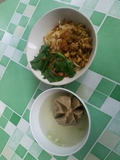 BAKSO KEJU DOME