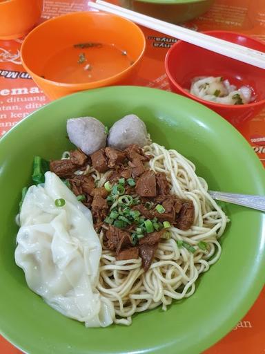 GAJAH MADA MIE PANGSIT AYAM