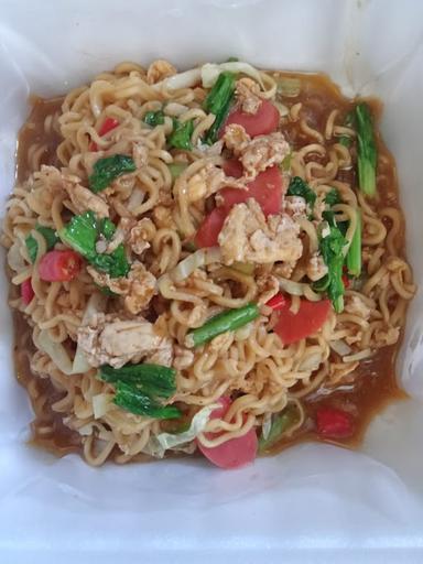 MIE NYEMEK INDOMIE