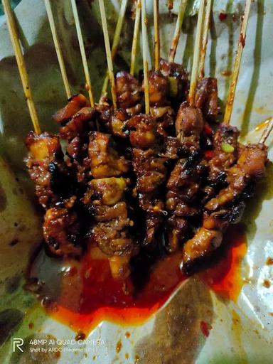 SATE AYAM DAN GULAI