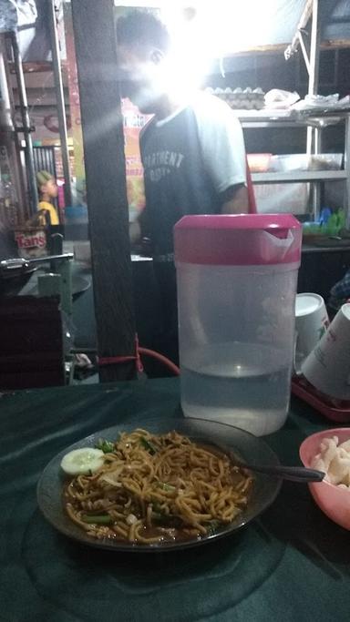 WARUNG NASI GORENG SUROBOYO LAWANG