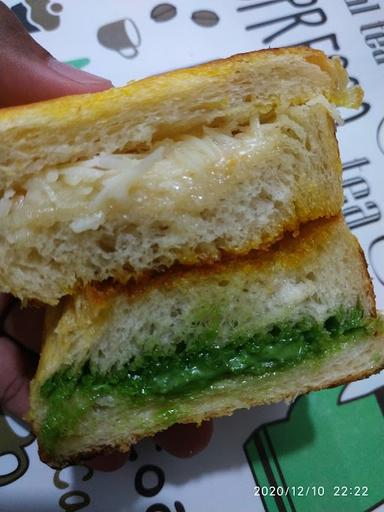 ROTI BAKAR BANDUNG KK ROY