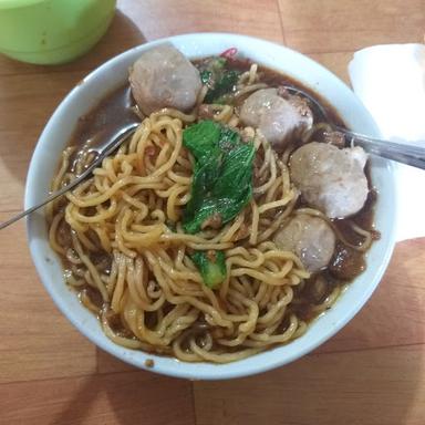 BAKSO PIKUL PINDAHAN DEPAN NUSANTARA