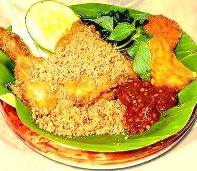 WARUNG QONAAH SOTO LAMONGAN DAN AYAM GEPREK