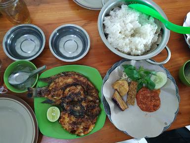 WARUNG PUTRI 76 LAMONGAN