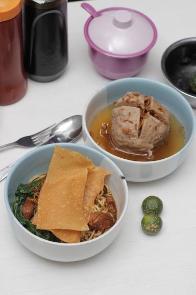 BAKSO & MIE PANGSIT POPEYE