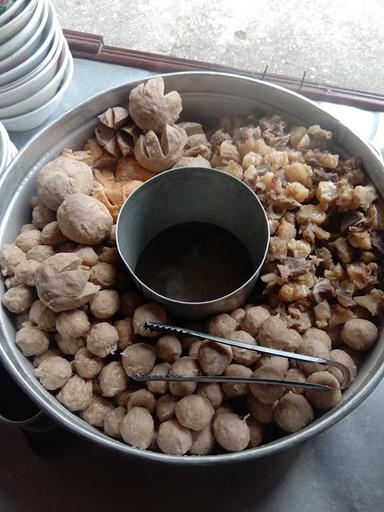 BAKSO SOLO & MIE AYAM OM RUSDI