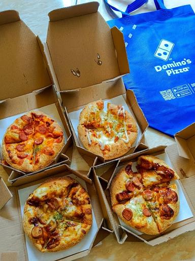 DOMINO'S PIZZA