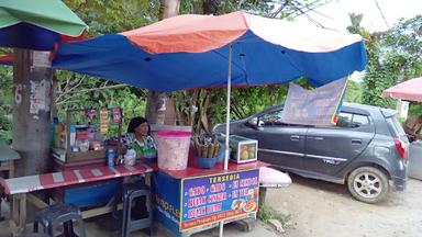 GADO-GADO MADURA BUDE NUR ,DEPAN GAPURA GRAHA INDAH