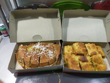 MARTABAK RIZQUNA