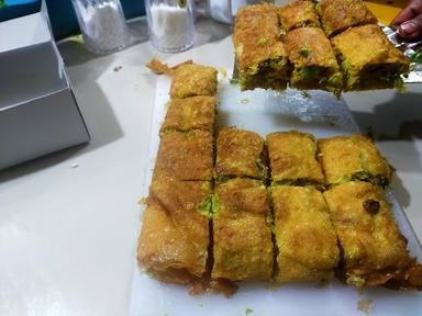 MARTABAK RIZQUNA