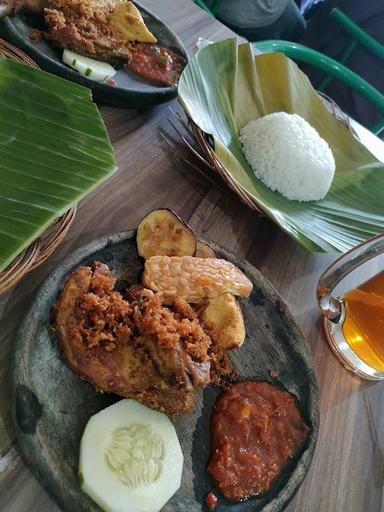 SARI RASA AYAM PENYET