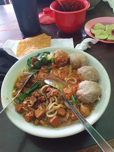 WARUNG BAKSO DEWA-DEWI