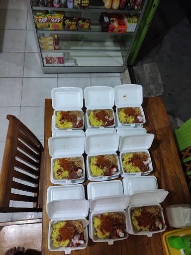 WARUNG MAKAN SARI