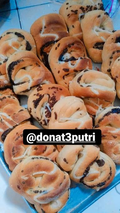 DONAT TIGA PUTRI KEMANGSEN