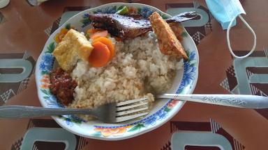 WARUNG MAKAN IBU ERNA