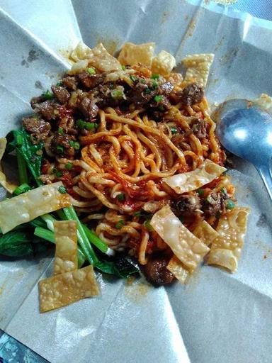 BAKMI DAN NASGOR BLEDEK