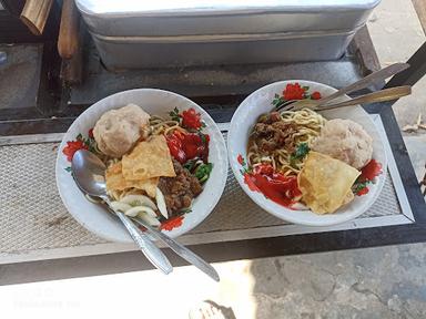 BAKSO PAK BRENGOS