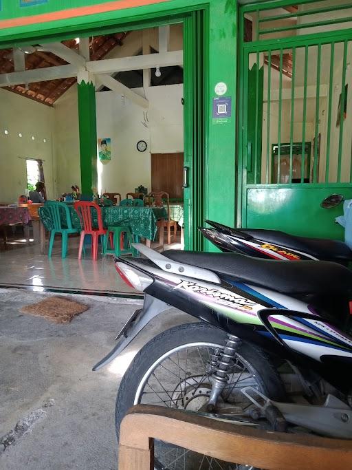 SOTO AYAM & MIE AYAM IBU MARTONO