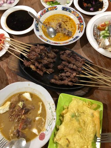 WARUNG SATE SIDAREJA PAK GINO