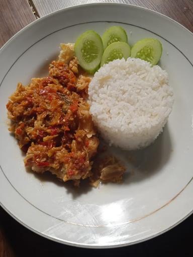 AYAM GEPREK SI MAUNG