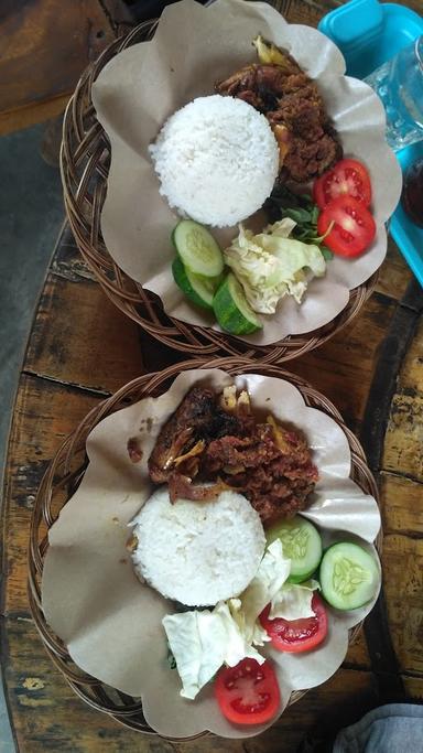 AYAM PENYET SEDAP RASA