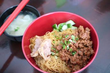 BAKMI ROYAL CABANG SURYANI