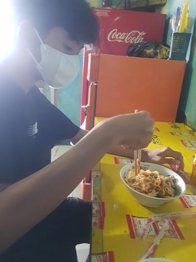 BAKSO HENDRO SOLO