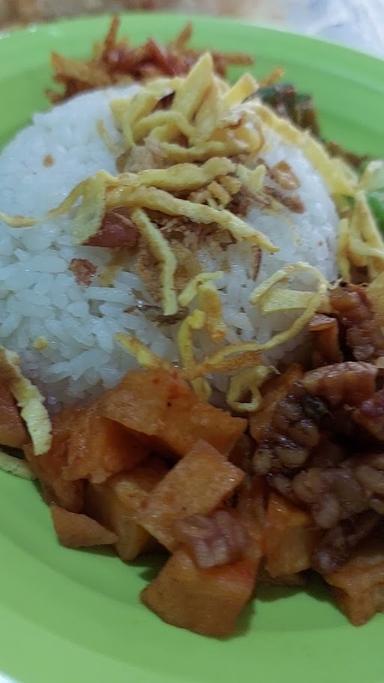 NASI KUNING & UDUK HOLIS