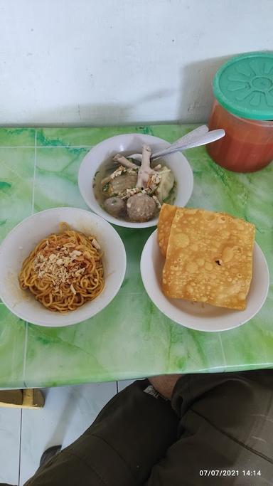 MIE AYAM BASO TONGKENG