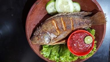 AYAM BAKAR TALIWANG DEDI LOMBOK