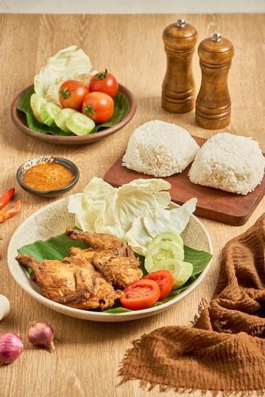 AYAM MADU DI BANGKONG RIAU