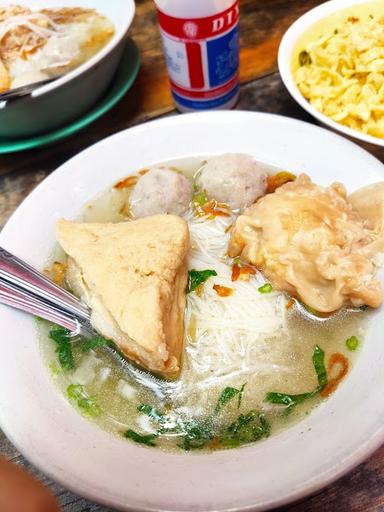 BIHUN BAKSO TAHU SIOMAY MAS YONO