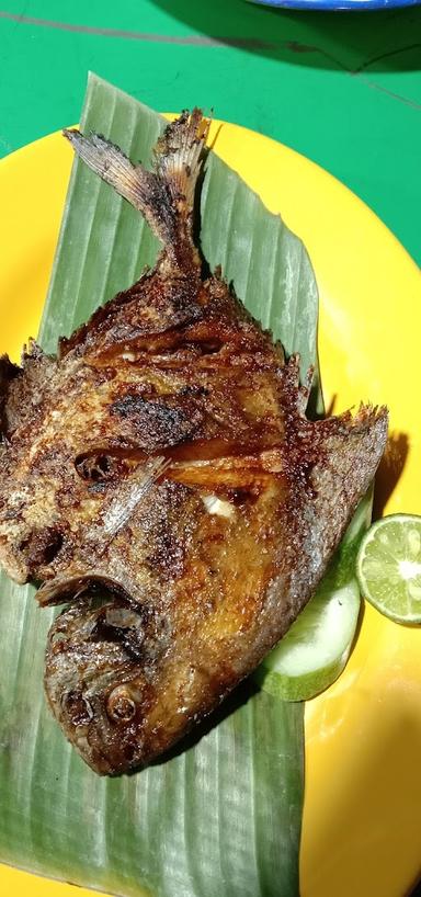 IKAN BAKAR TUKANG LAUK