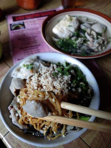 MIE BAKSO BANDA