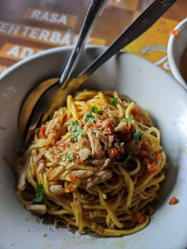 MIE BASO & BATAGOR KUAH LOMBOK