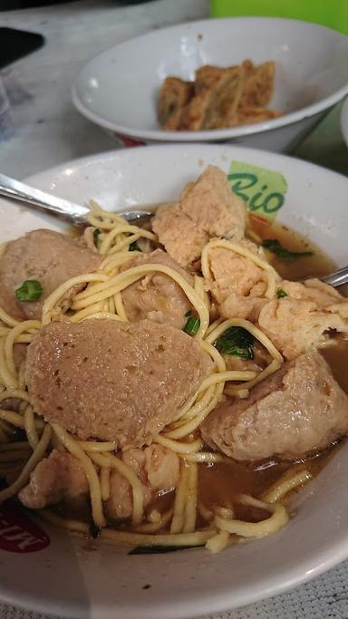 MIE BASO & BATAGOR KUAH LOMBOK