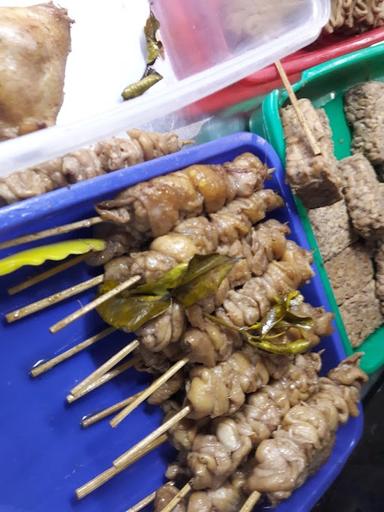 SATE KULIT & AYAM GORENG NGUDI RAHAYU