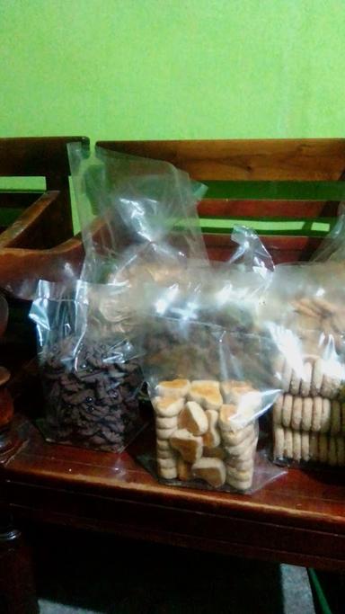 ANEKA SNACK RAHAYU