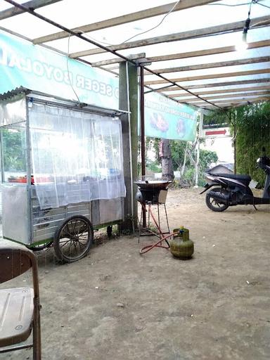 AYAM GORENG BEBEK GORENG KREMESAN DAN SOTO BOYOLALI MBAH JO