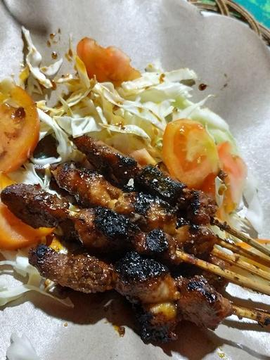 SATE AYAM SATE KAMBING PASAR NGASEM