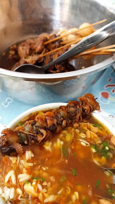 SOTO AYAM DEK SENYUM JIMBARAN