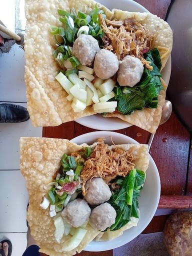 WARUNG MIE AYAM & BAKSO BOOMDES JONTOR