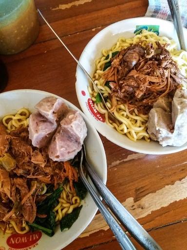 BAKSO & MIE AYAM MAMA BANGIL