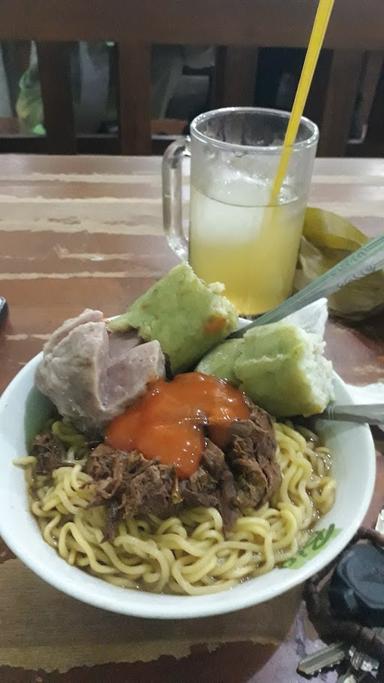 BAKSO & MIE AYAM MAMA BANGIL