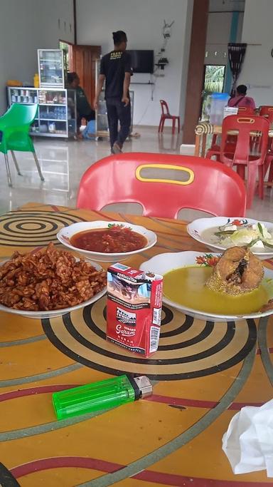 RUMAH MAKAN SUDI MAMPIR