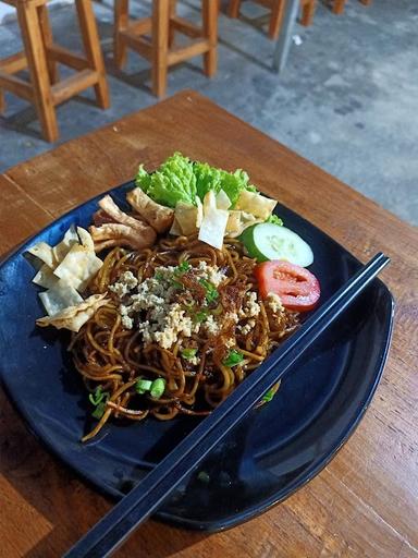 B.J. MIE AYAM BAKSO