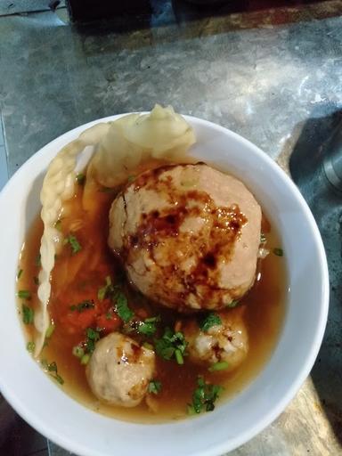 WARUNG BAKSO SUKLA SIDEMBUNUT