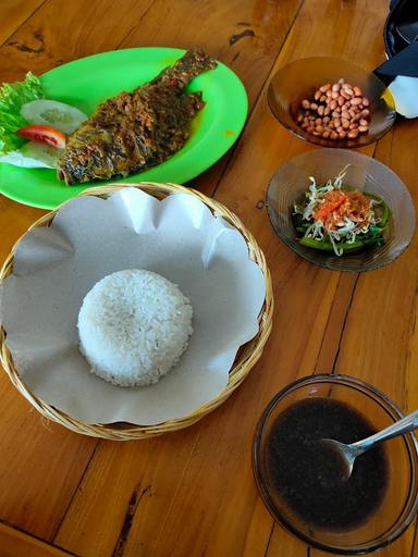 WARUNG MAKAN SOKA